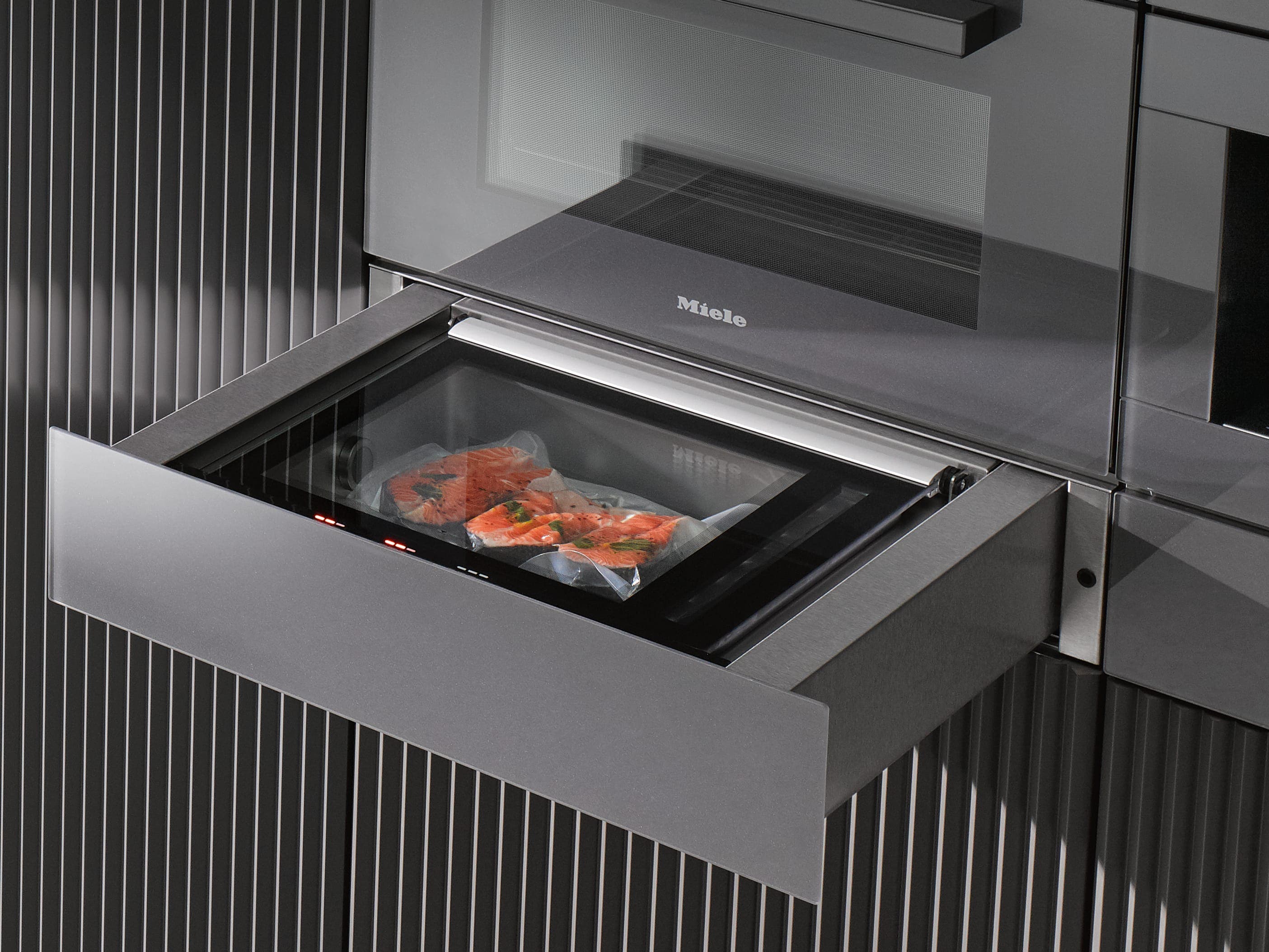 Miele EVS7670AMB Fully Telescopic Runners