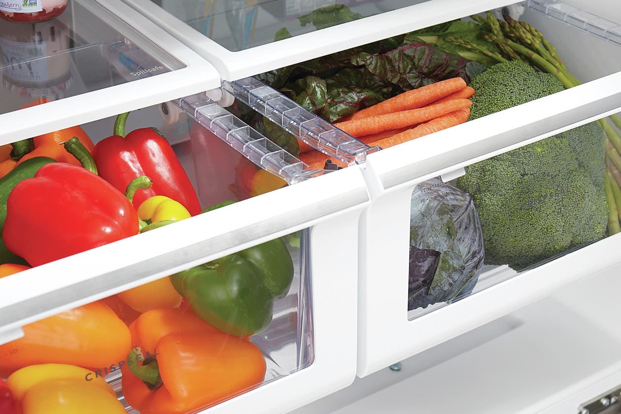 Frigidaire FRPAPKRF Helps Maintain Fresher Tasting Produce