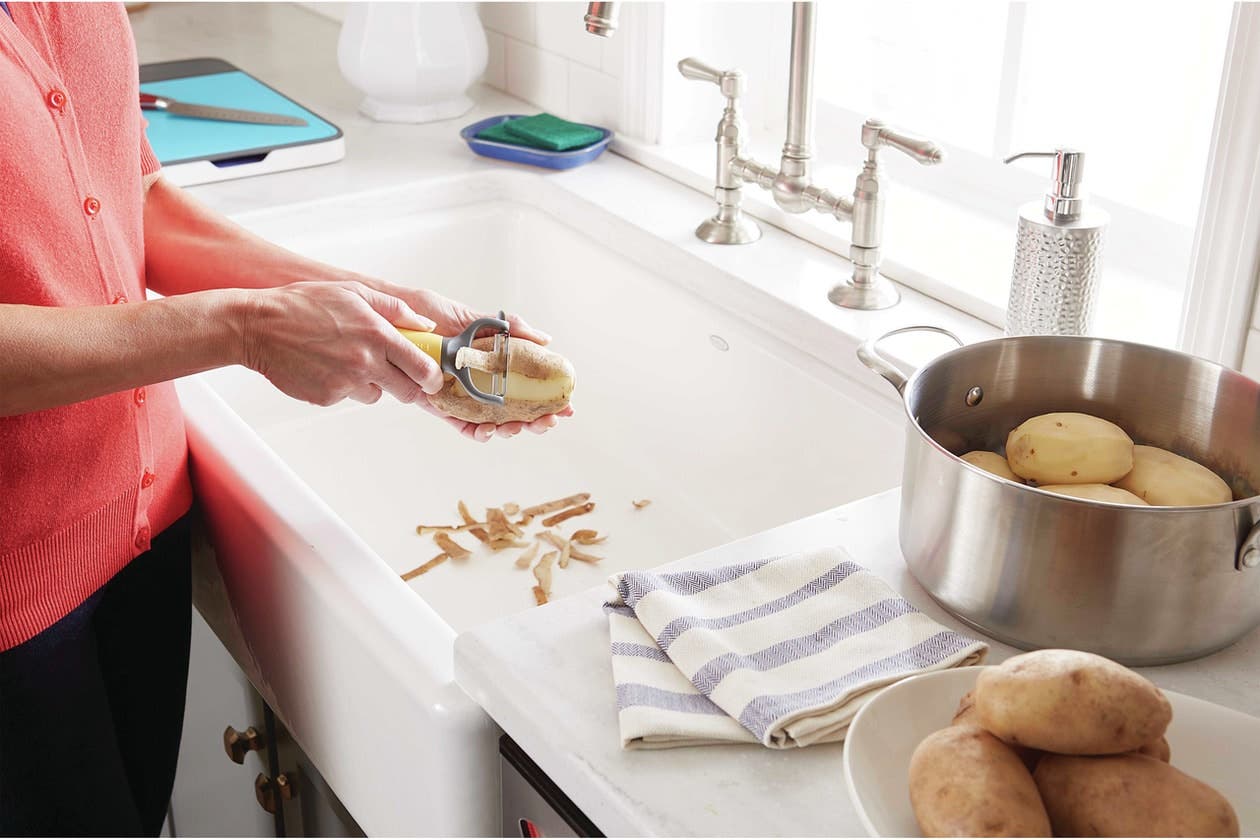 Frigidaire 10FFPROS02 Cleans & Freshens Hard To Reach Areas