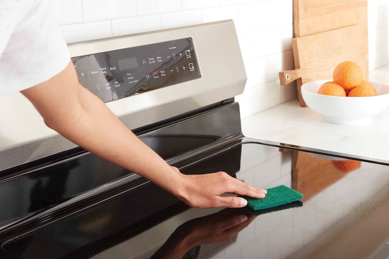 Frigidaire 10FFCTKT01 Remove Hard To Clean Residue With Readyclean™ Scrubbing Pads