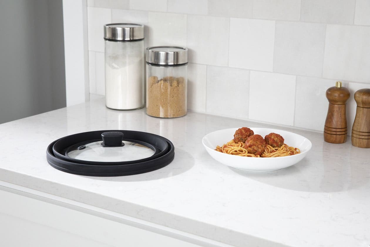 Frigidaire FRIGSPLAT Collapses For Convenient Storage