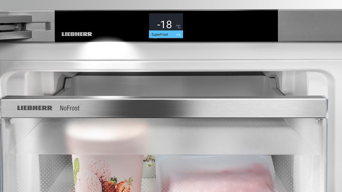 Liebherr C7540IM When You Open Your Freezer, You Want To See Frozen Food - And Certainly Not Ice And Frost. Nofrost Protects The Freezer Compartment From Unwanted Icing, Which Consumes A Lot Of Energy And Can Be Expensive. Nofrost Means No More Tedious And Time-consu