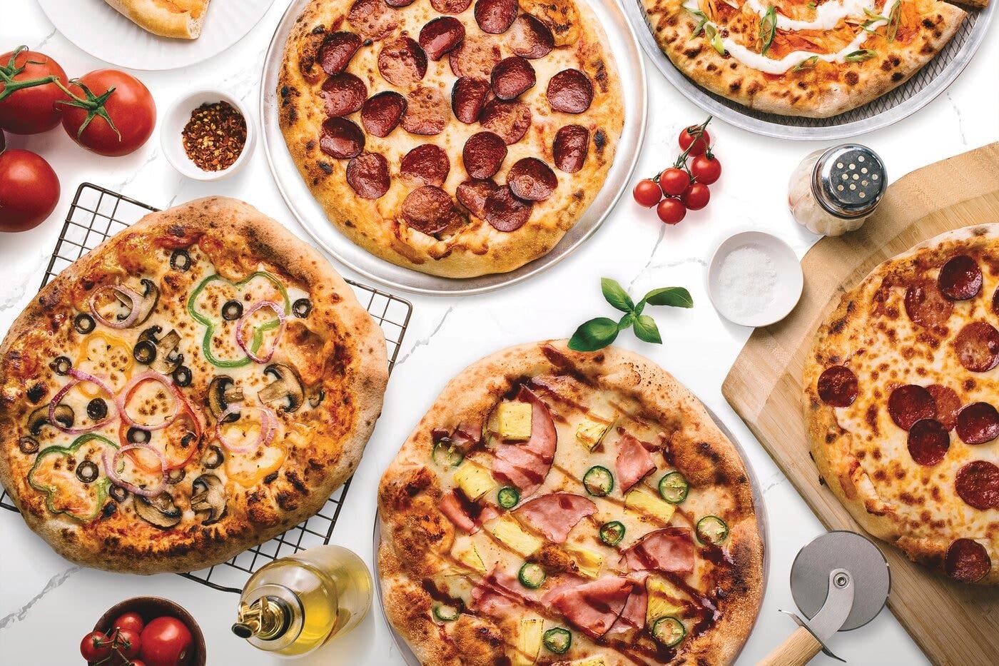 Frigidaire GCFI3070BF Stone-baked Pizza