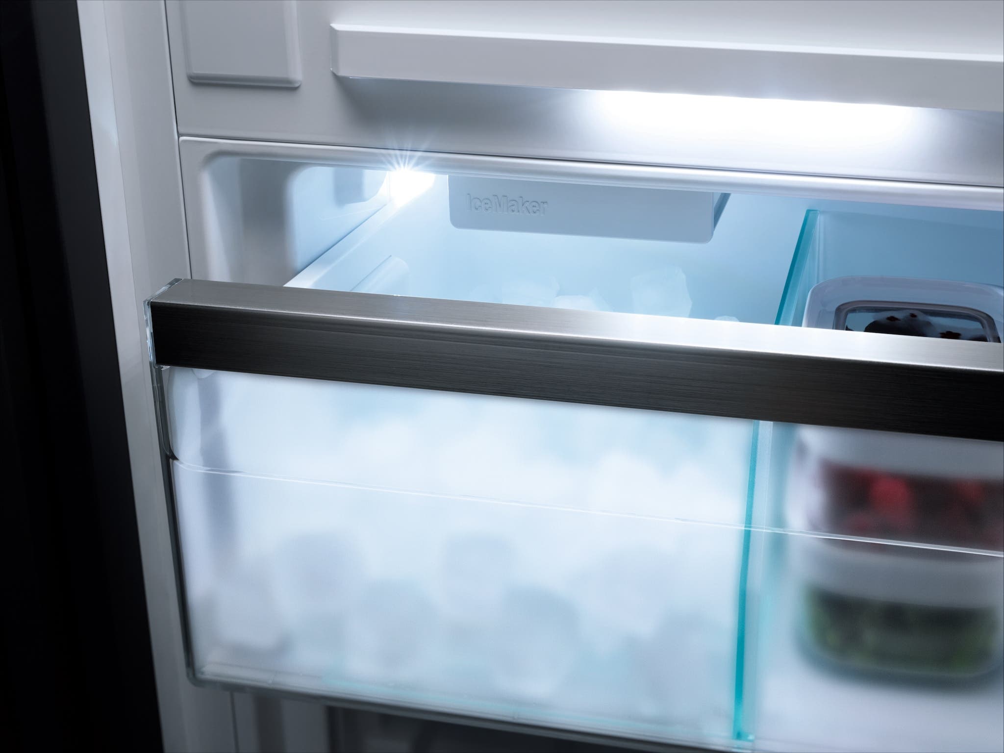 Miele KFNF9959IDE Icemaker