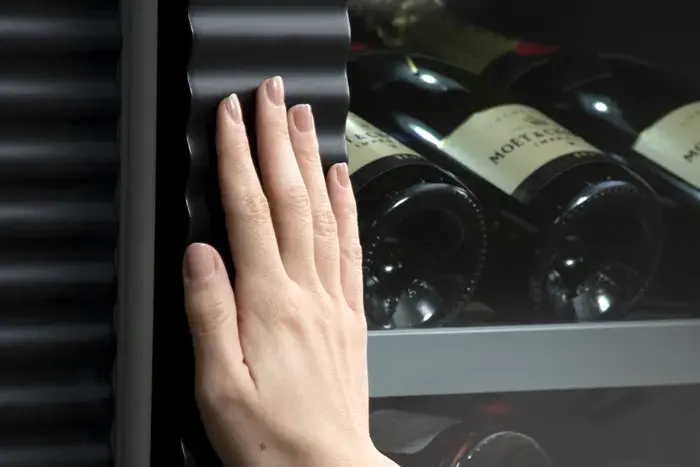 Thermador T18IF100SP Hands-free Convenience