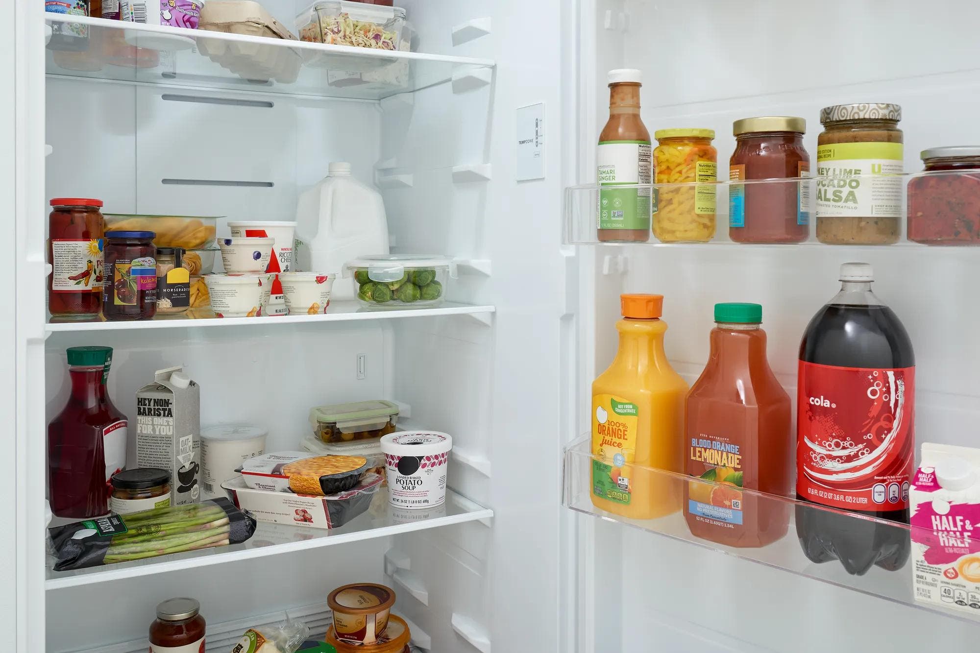 Frigidaire FFUV2126AW Spacious Interior Storage