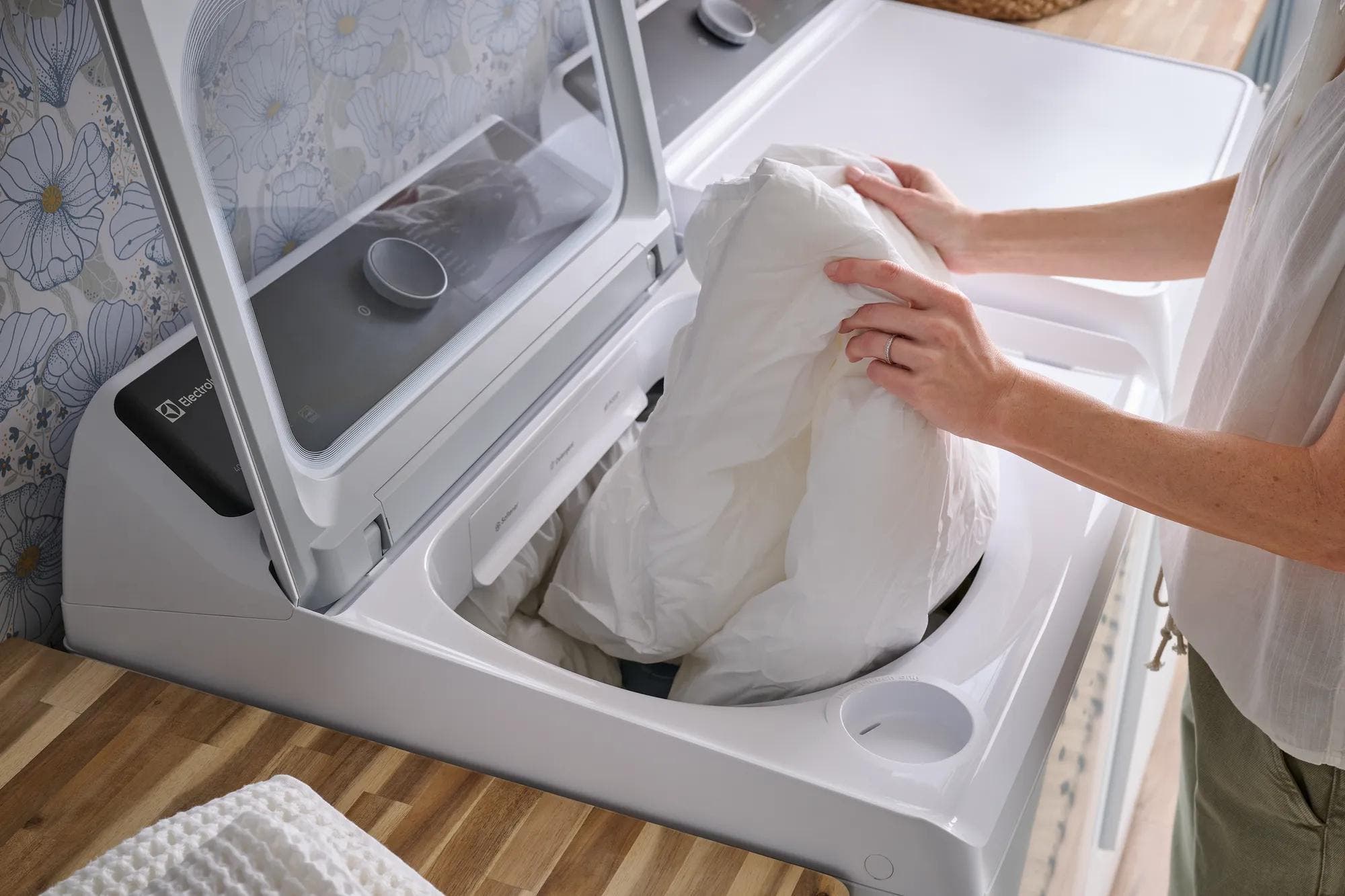 Electrolux ELVW7405AW Extra-large Capacity