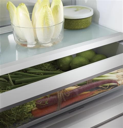 Monogram ZIR240NPKII Soft-close drawers