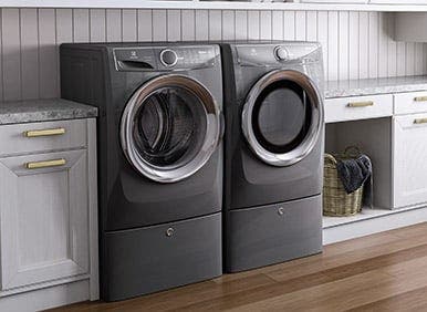 Electrolux EPWD157STT Raises your washer and dryer for convenient loading