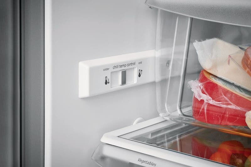 Frigidaire FGSC2335TF Store-More Humidity-Controlled Crisper Drawers