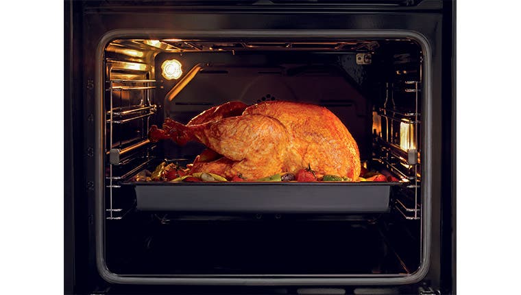 Blomberg BGR24100SS Large 2.51 cu ft Oven Capacity