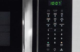 Frigidaire FGMV176NTW Over 30 Options