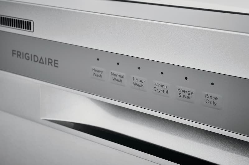 Frigidaire FFBD1831UW Multiple Cleaning Cycle Options