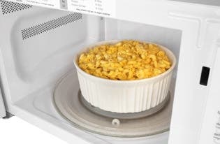 Frigidaire FFCE1638LB One-Touch Keep Warm Setting