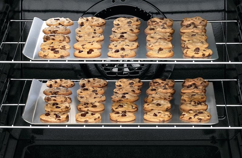 Frigidaire FGEF3036TW Quick Bake Convection