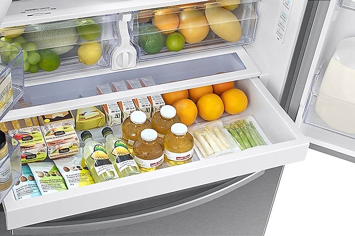 Samsung RF27T5201SR A full-width drawer that fits in with your everyday needs