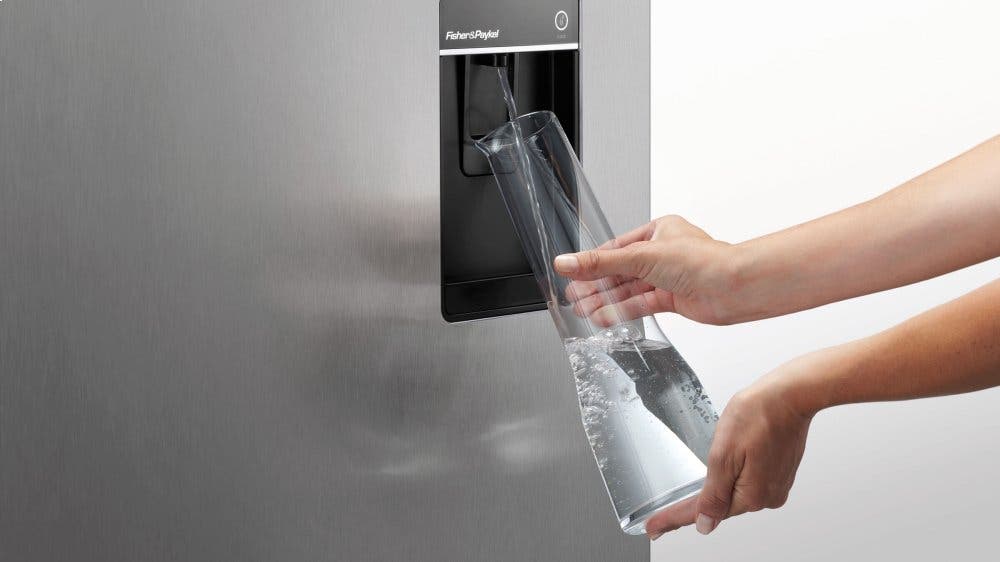 Fisher Paykel RF135BDRUX4 Water on tap