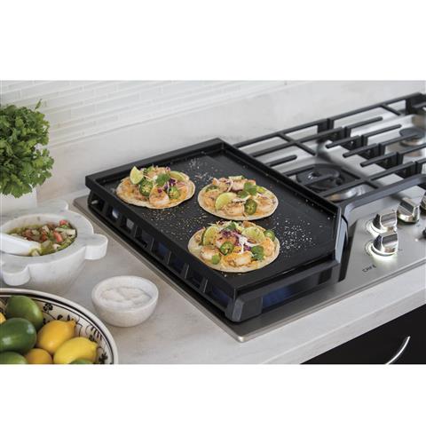 Extra-large, integrated cooktop griddle