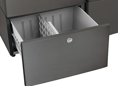 Smooth opening with Luxury-Glide Drawers