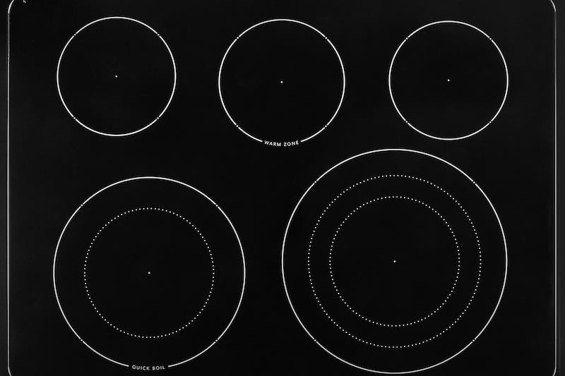 Frigidaire GCRE3060AD Flexible Five Element Cooktop