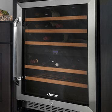 Dacor RNF241WCR Large Internal Capacity