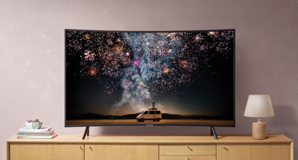 Captivating 4K with an immersive curve