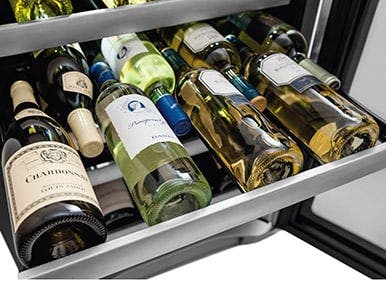 Electrolux EI24WC10QS Luxury-glide Shelves
