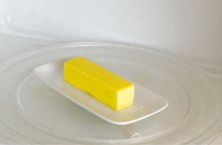 Frigidaire FFCE2238LB Melt & Soften