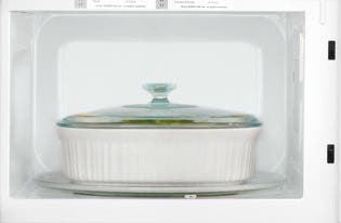 Frigidaire FFCE1638LB Effortless Reheat