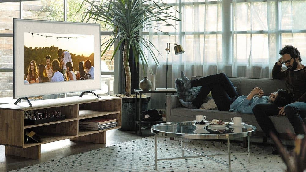 Samsung Electronics QN65Q8FNBFXZA Amazing picture with minimal clutter