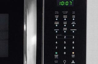 Frigidaire FGMV176NTW One-Touch Options