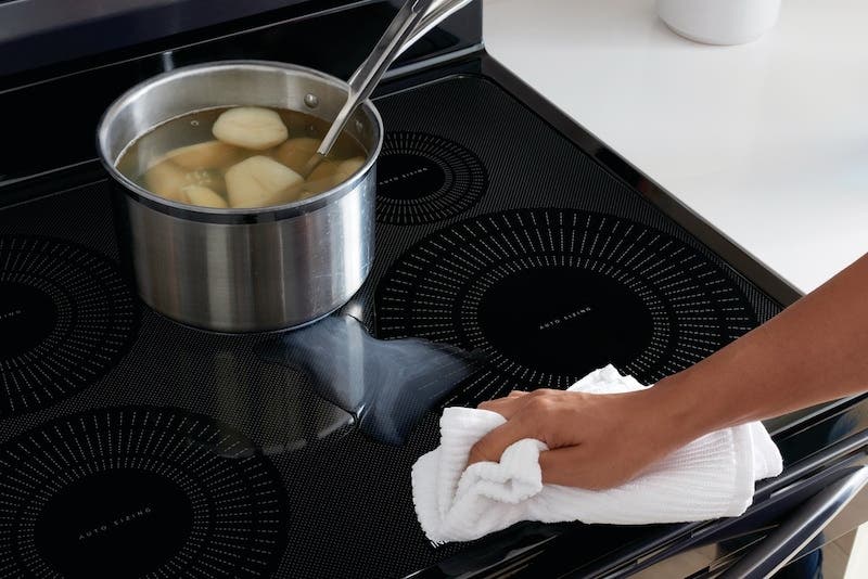 Frigidaire FGIF3036TD Easy To Clean