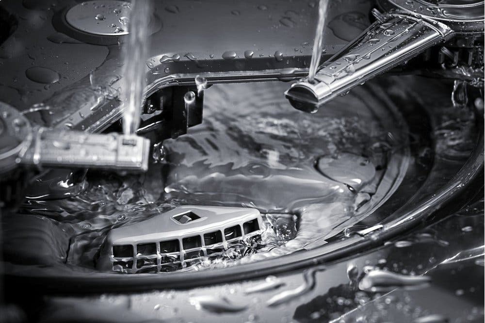 KitchenAid KDTM404ESS Clean Water Wash System