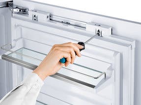 Blomberg BRFB1900FBI 3d Door Adjustment