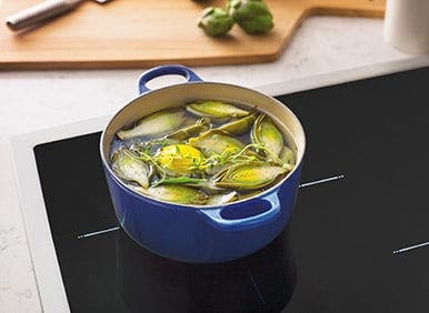 Electrolux EW36IC60LS Adapts To Different Pot And Pan Sizes