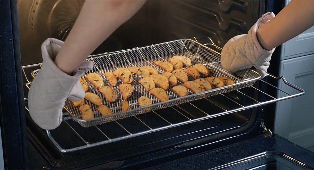 Samsung NE59T7511SS Air Fry - Healthier Cooking With A Crunch