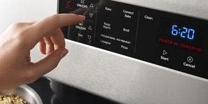 Whirlpool WFE520S0FS Guided Cooktop Controls