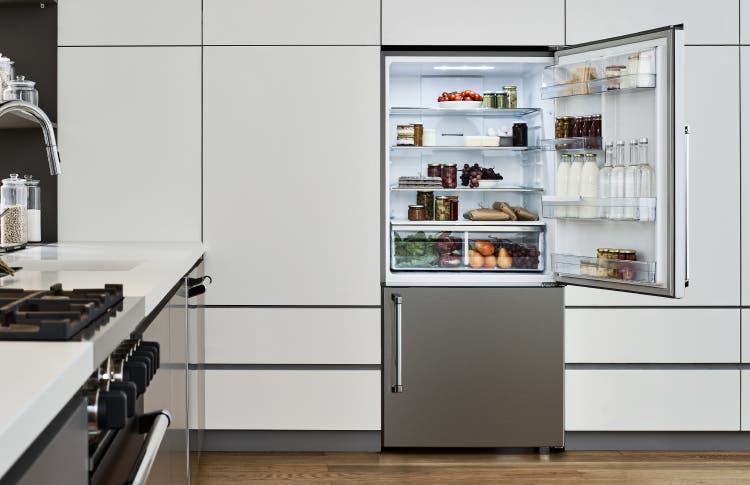 Bertazzoni REF24BMX Versatile food storage