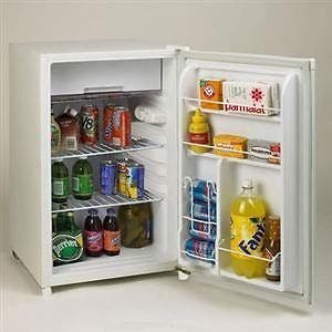 Avanti RM4550W2 White