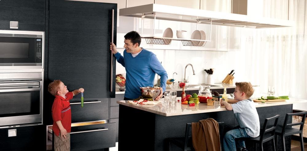 Sub Zero 736TCI With Automatic Ice Maker