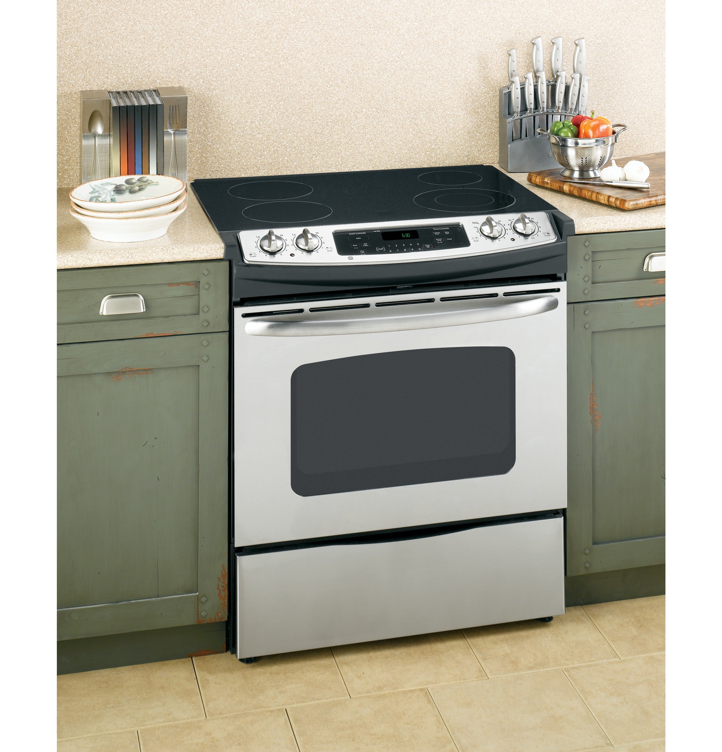GE JSP42SNSS 30" Slidein CleanDesign Electric Range with 4 Heating Elements, 4.4 cu. ft. Self