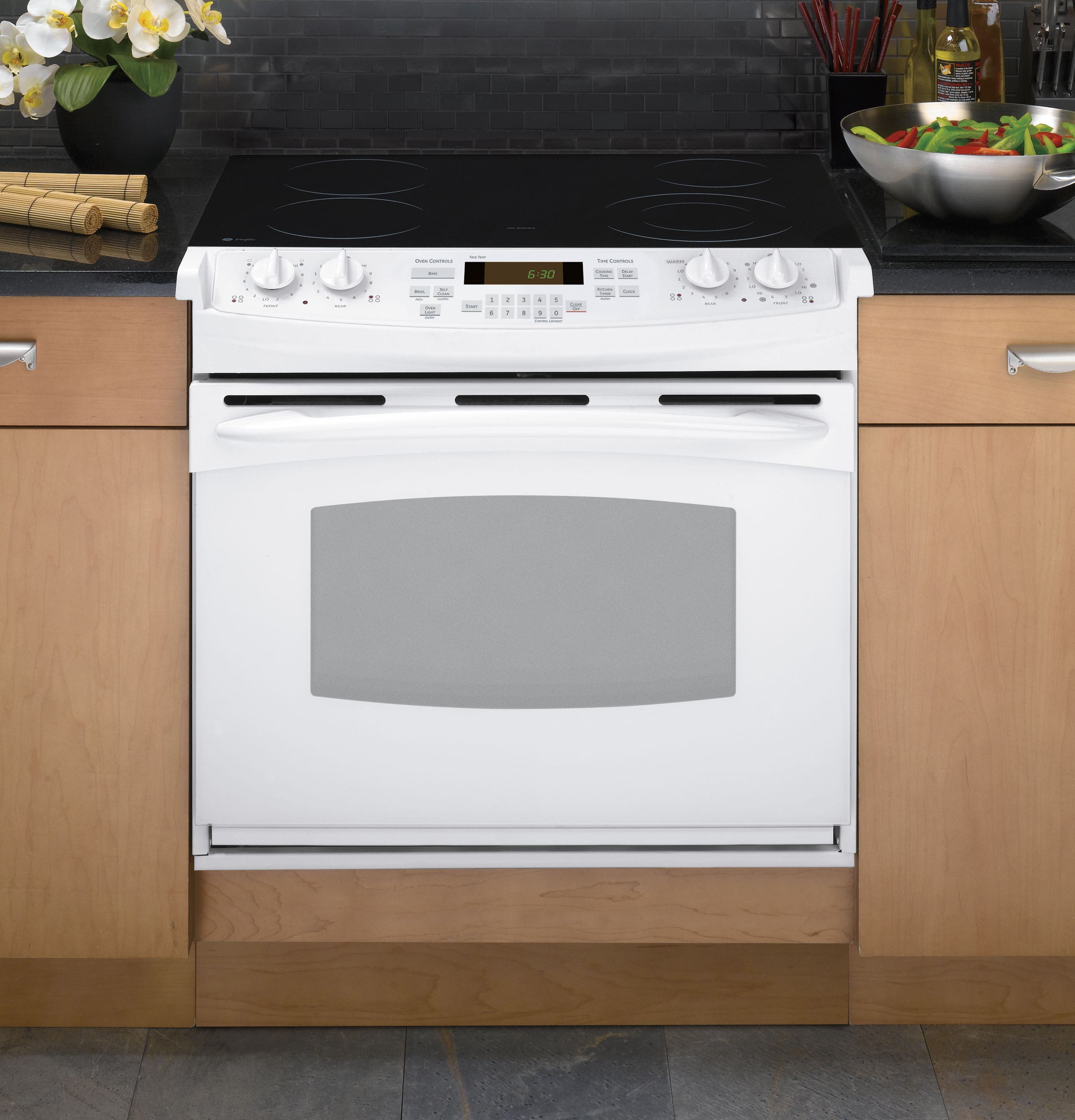 GE PD900DPWW White on White