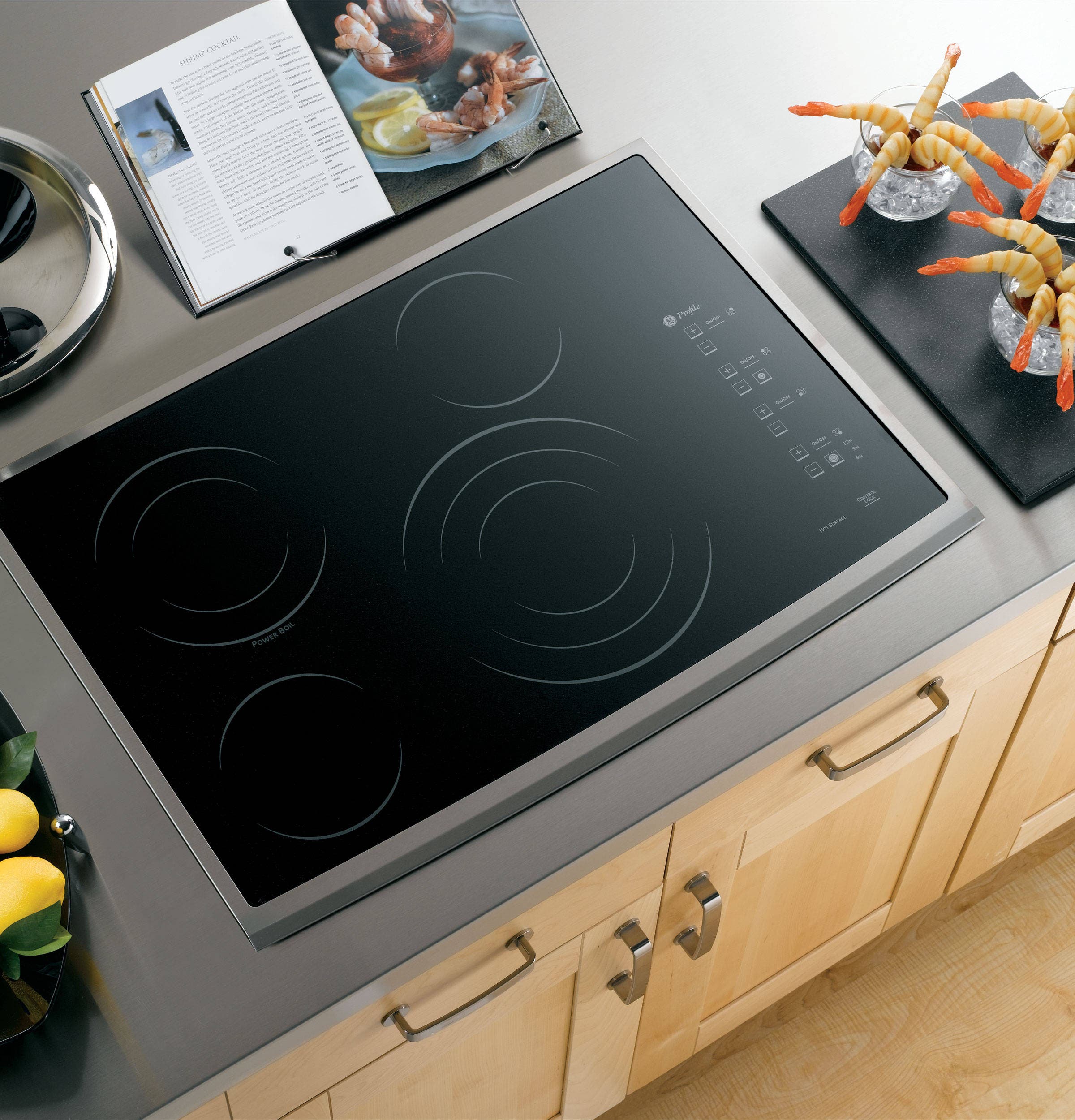 GE PP945SMSS Black Surface with Stainless Steel Trim