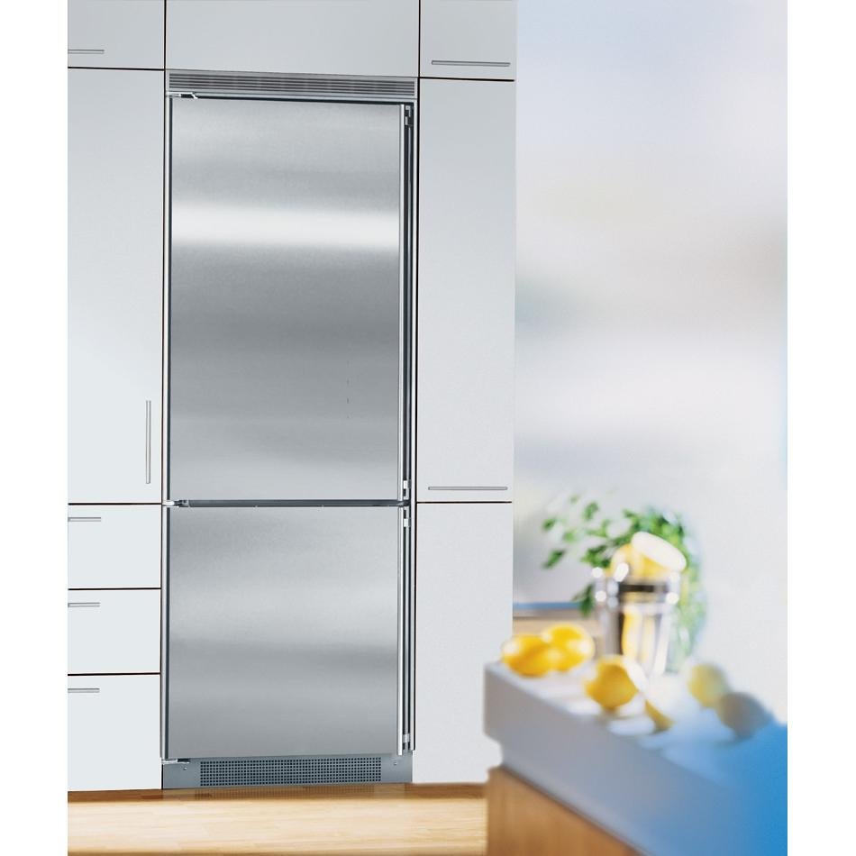 Liebherr C1651 30" Builtin BottomFreezer Refrigerator with 4 Glass