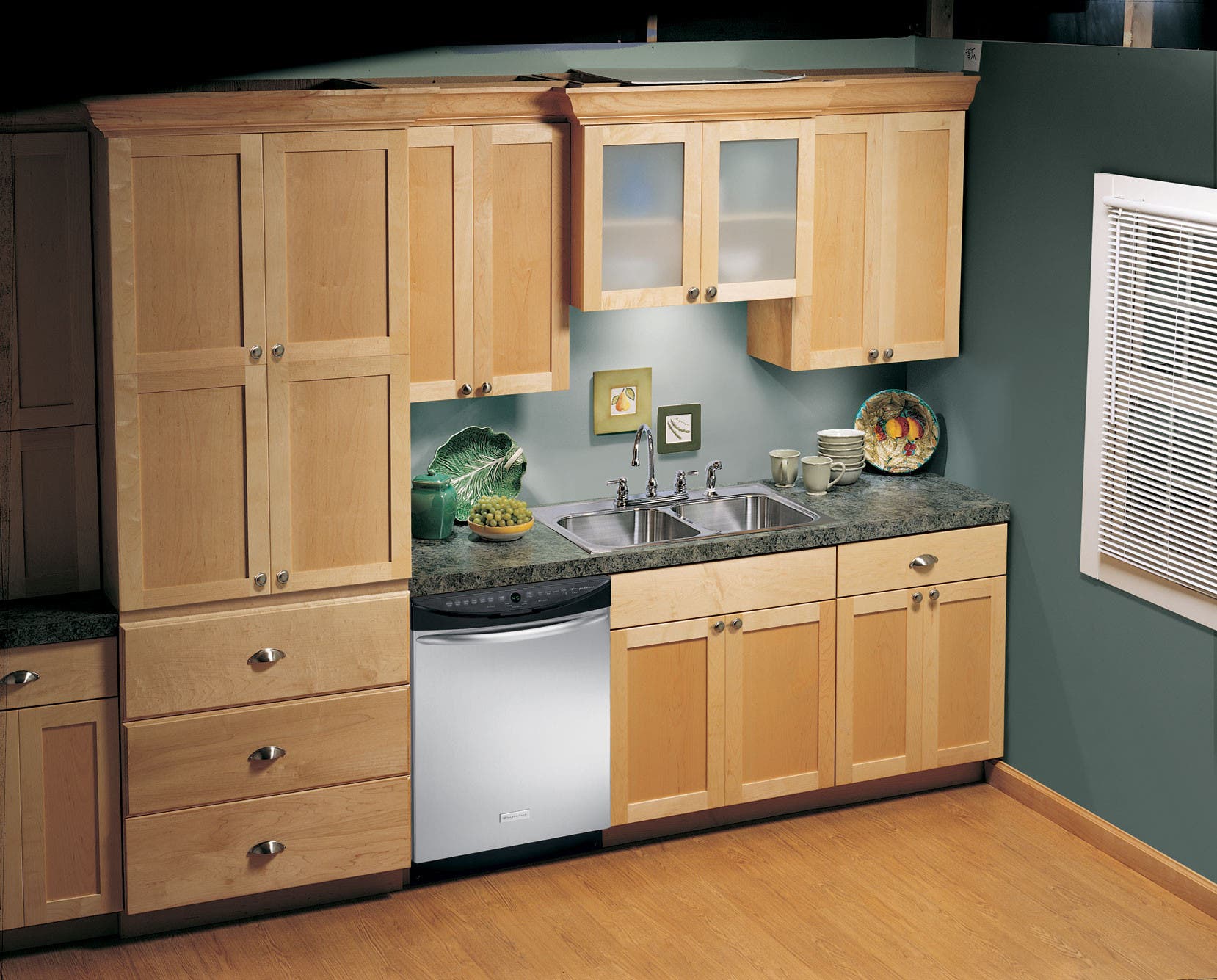 Frigidaire Professional PLD2885RFC Full Console Dishwasher