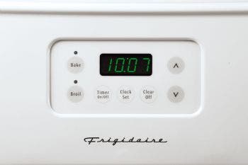 Frigidaire FED300ES White