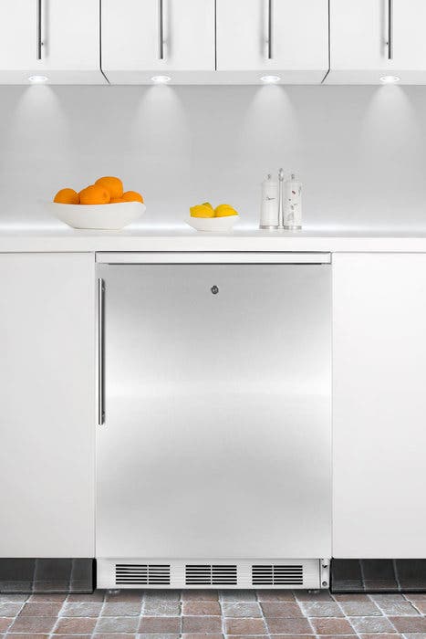 Summit FF6LBISSHV Stainless Door with Vertical Thin Handle