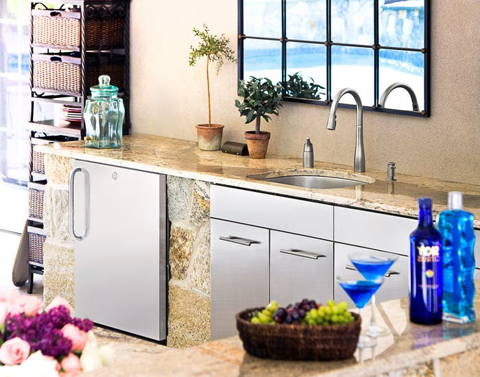Summit SPR7OSBI Built-In with Curved Pro Towel Bar Handle