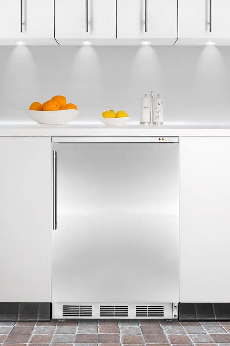 Summit FS62BISSHV Stainless Door with Vertical Thin Handle