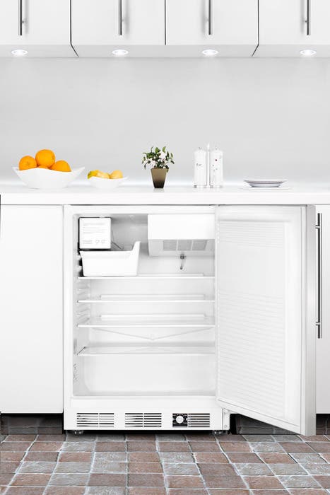 Summit SCFF55IMSSHV Stainless Door with Vertical Thin Handle